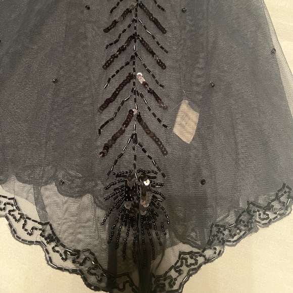 ASO Elena Gilbert Tank - Picture 13 of 16